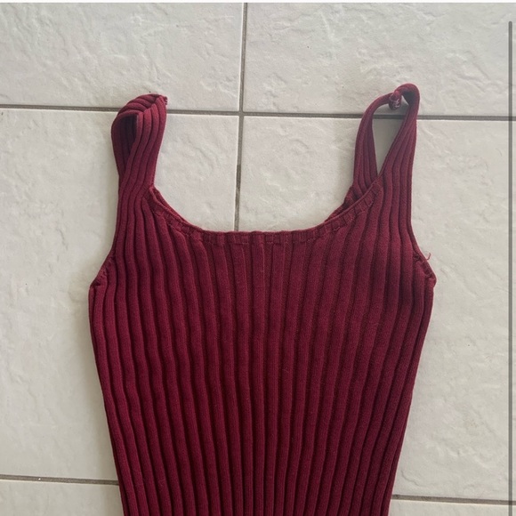 cute burgundy crop top - Picture 2 of 2